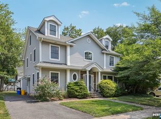 245 Carlton Ter, Teaneck, NJ 07666