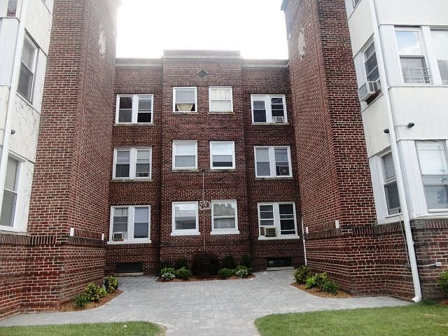 1st image of 207 S Harrison St #2
