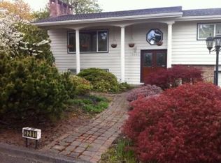 3201 SW Ridge Dr, Portland, OR 97219