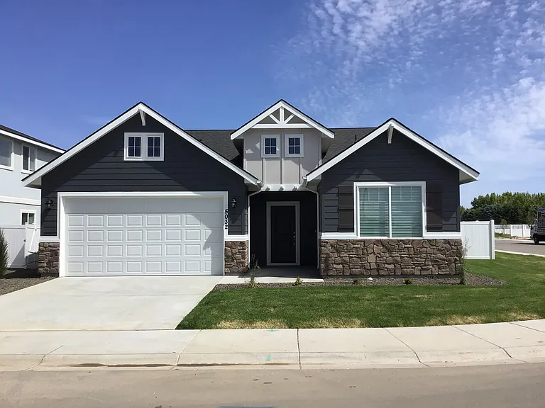5032 W Milliron Dr — Photo 1