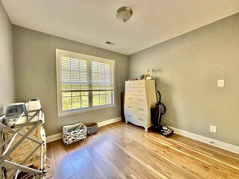 118 Rowse Dr — Photo 6