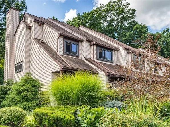 34 Menlo Pl, Rochester, NY 14620