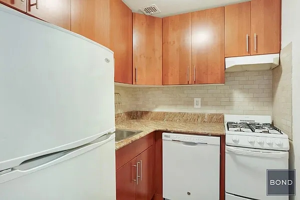 Rented by Bond New York | media 11