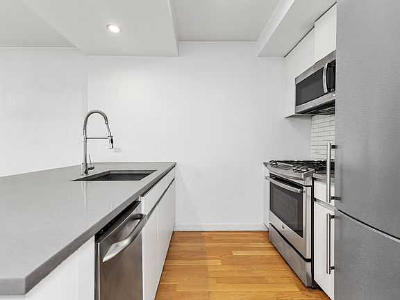3rd image of 331 E Houston St APT 3D