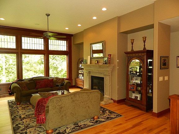 5th image of 3612 Golf View Dr
