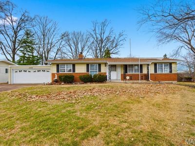 3303 Lan Dr, Saint Louis, MO, 63125