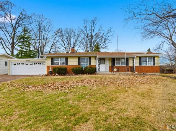 3303 Lan Dr, Saint Louis, MO 63125