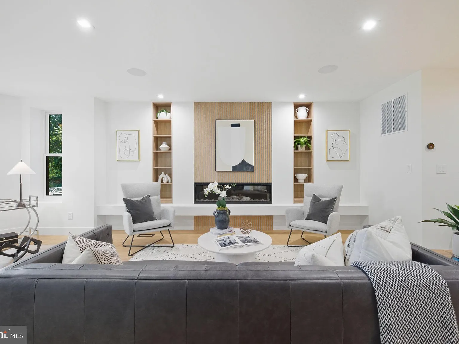 4 bed, 5.0 bath, 3308 sqft, $15,000 — Photo 4