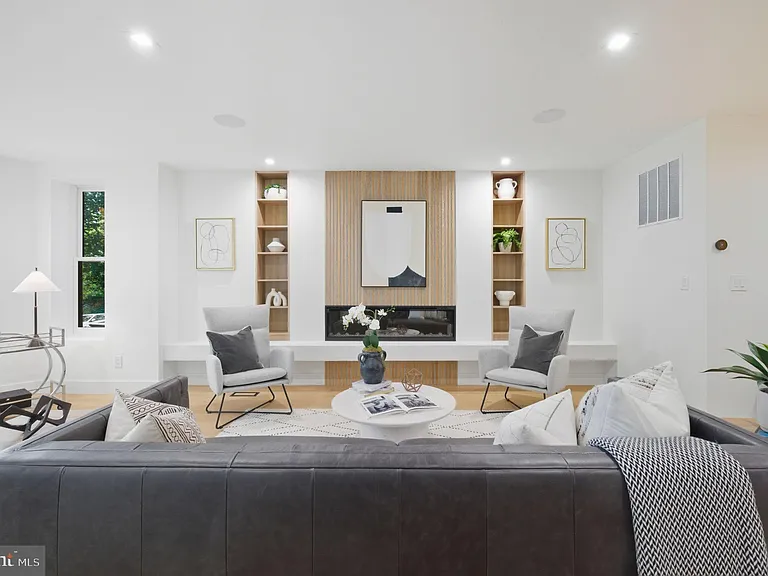 2507 I St NW — Photo 4