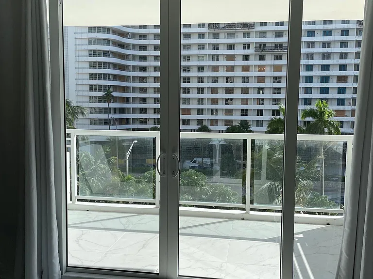5600 Collins Ave #6D — Photo 29