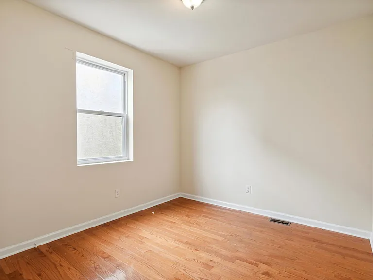1519-21 N 16th St #14 — Photo 13