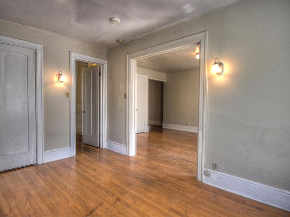 3rd image of 439 University Ave APT 22