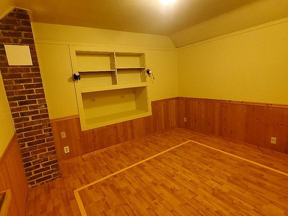 5th image of 5700 Northwest Dr Unit 2