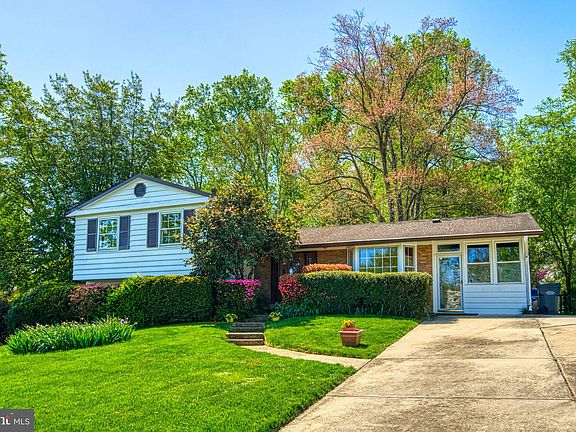 2nd image of 8607 Canterbury Dr