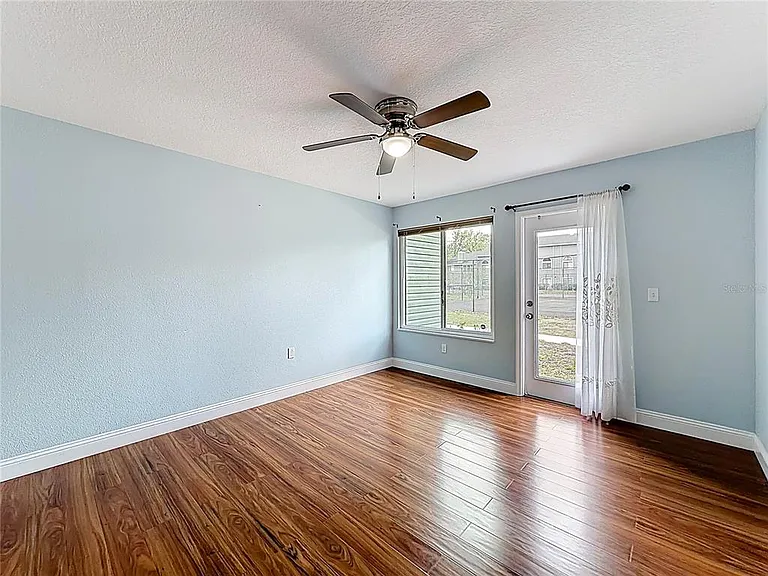 2260 Grenwich Ave #2260 — Photo 19