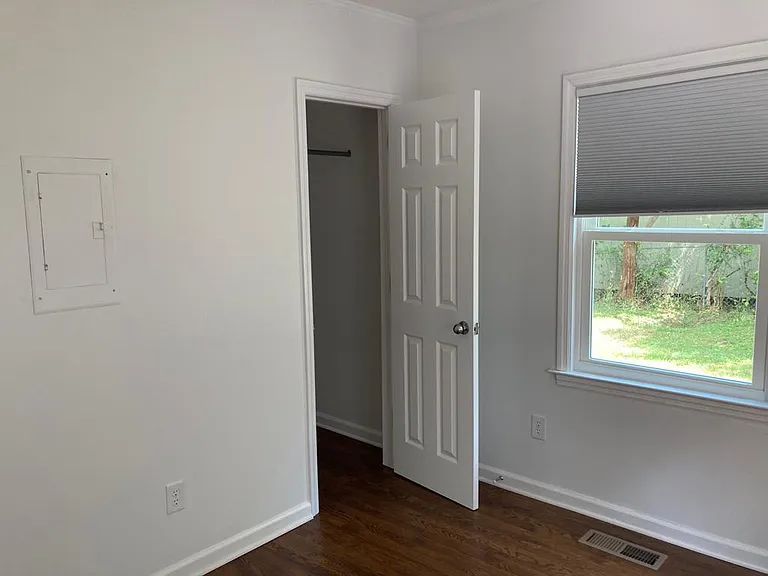 625 Midway Ave — Photo 12