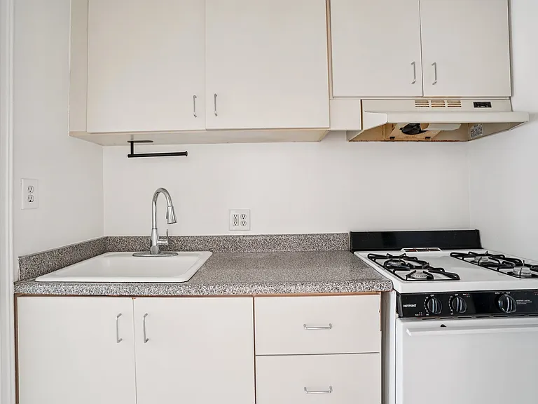 723 S. Mansfield Ave. — Photo 8