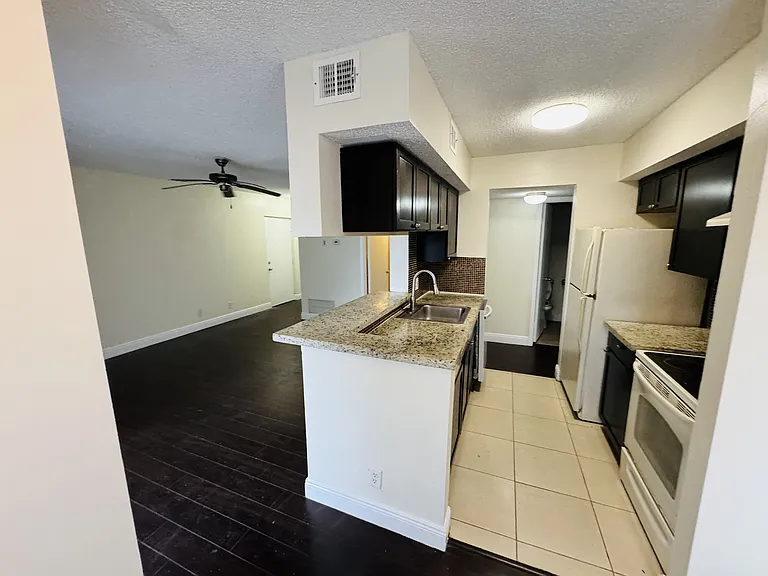 5686 Rock Island Rd — Photo 5