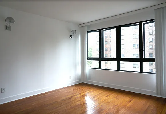 Rented by CiCi Realty Corporation | media 18
