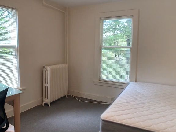4th image of 117 Dewitt Pl APT 3