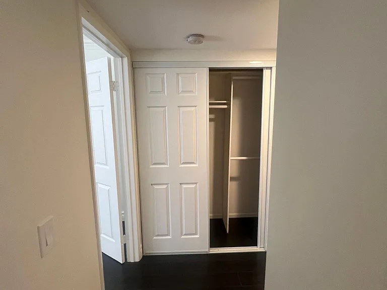 4307 Whitsett Ave #104 — Photo 24