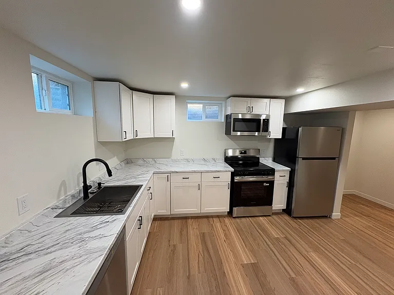3378 W Saratoga Ave — Photo 1