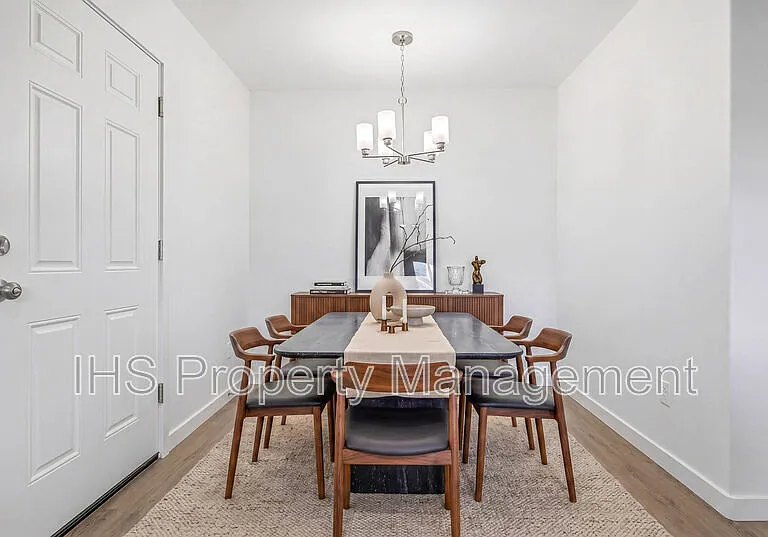 714 W 13th St #A — Photo 4