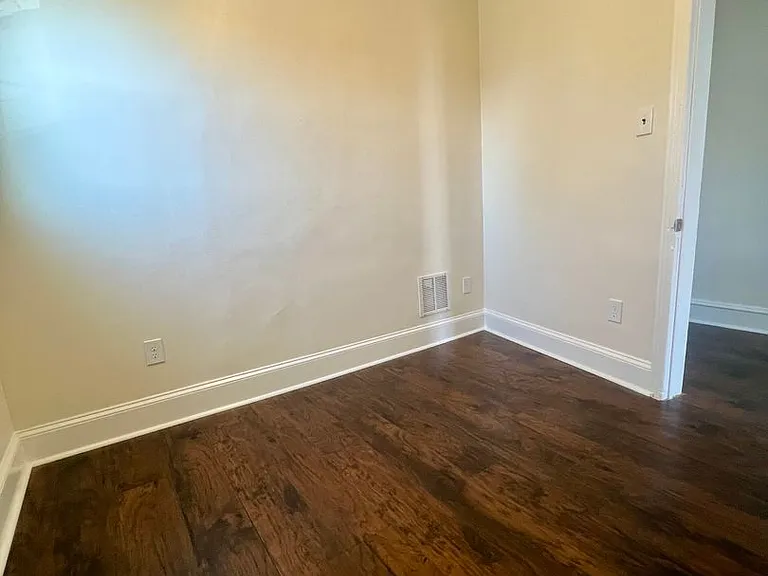 2165 W Grange Ave — Photo 22