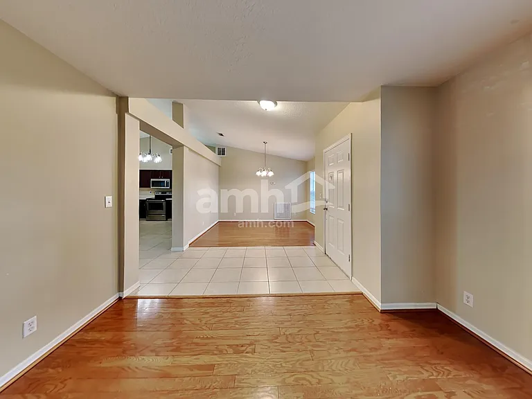 2538 SW Dawn St — Photo 9