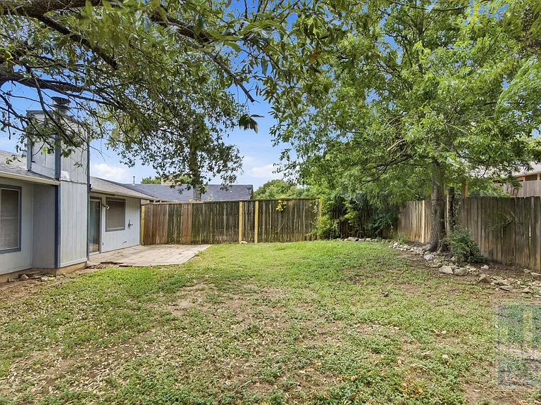 9002 Marsh Dr — Photo 25