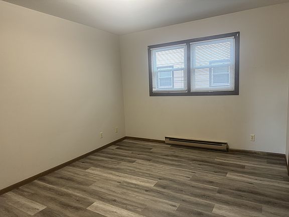 3rd image of 933 Barland St #11484109