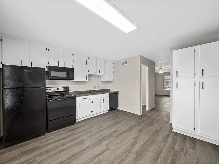 Brookside Apartments — Photo 9