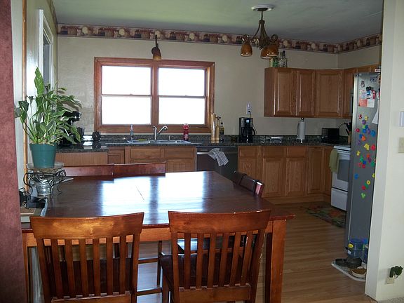 Kitchen/Dining Area