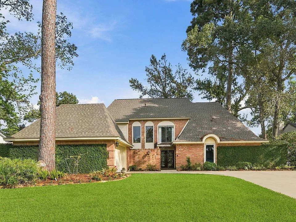 8214 Magnolia Glen Dr