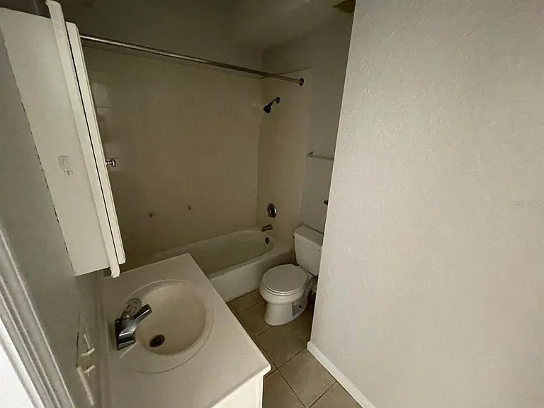 255 6th Ave N #3 — Photo 8