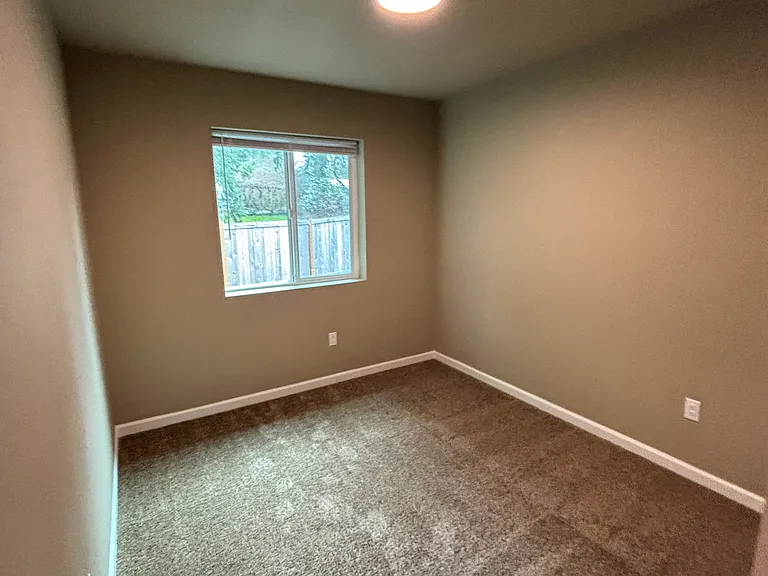 633 Hansen St SE #A — Photo 24