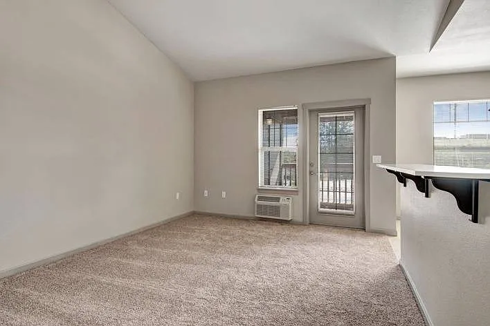 River Ridge Apartments — Photo 20