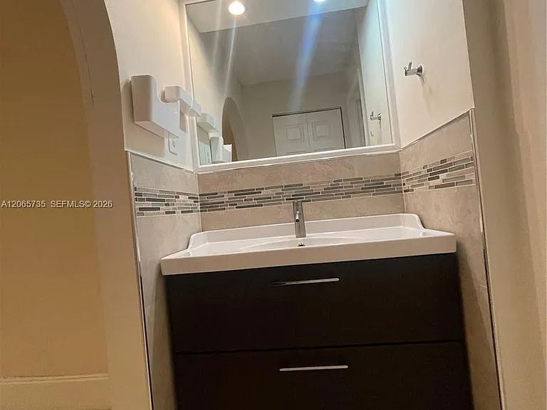 10101 W Sunrise Blvd #106 — Photo 9