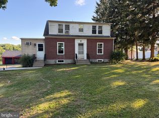 1015 Chestnut St, Leesport, PA 19533