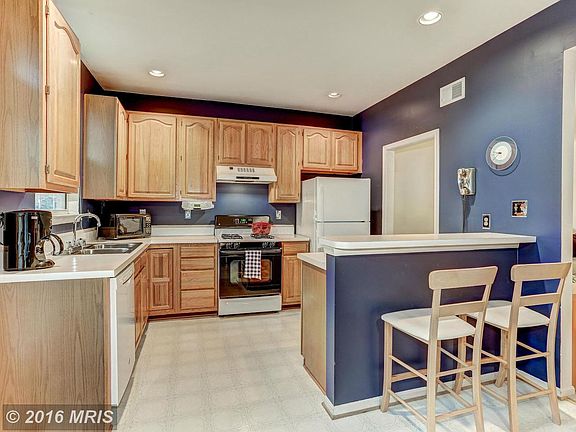 5th image of 14616 Stream Pond Dr