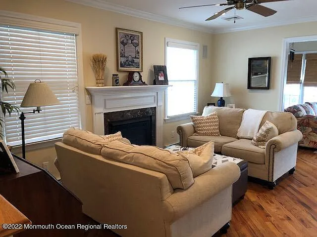 3 bed, 1695 sqft, $4,850 — Photo 4