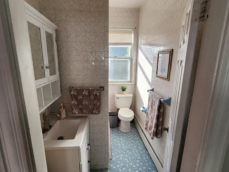 Lambert St — Photo 10