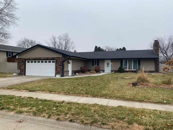 3363 Linden Dr, Columbus, NE 68601