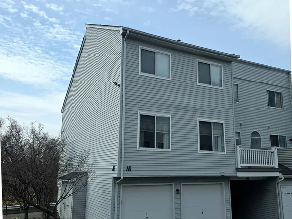 142 Staffordshire Common Drive #142, Wallingford, CT 06492