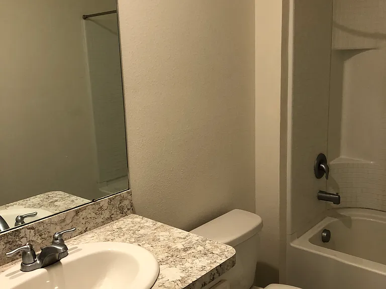 172 Emanuelle Dr — Photo 13