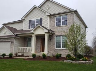 11352 Edinburgh Ln, Huntley, IL 60142