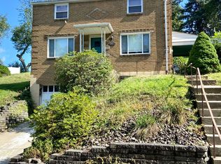 2557 Ivyglen St, Pittsburgh, PA 15227
