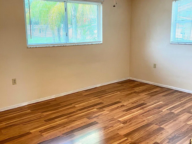 3341 Jarvis St — Photo 16