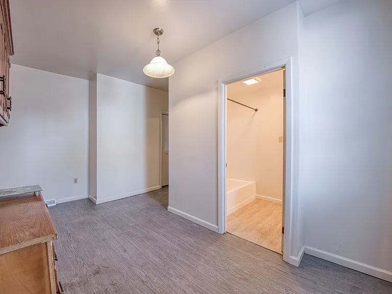 126 Railroad St #128 — Photo 22