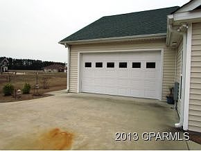 3rd image of 2541 B Brookville Dr
